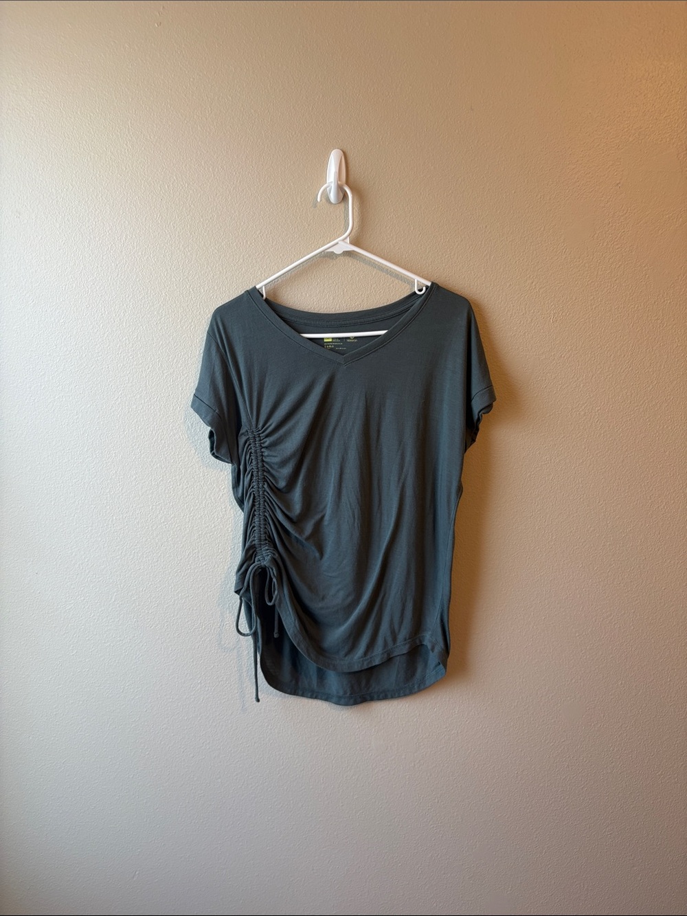 ✨Xersion Smocked Athletic Tee✨